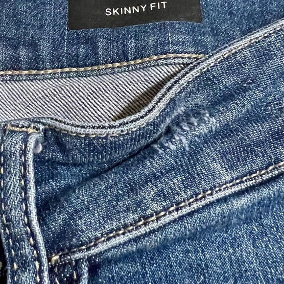 JUDY BLUE FRAYED LEG JEANS - Picture 3 of 11